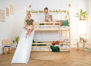 PLAY 90x190 borovicová patrová postel domečková se skluzavkou Lano Nábytek