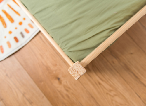 FINI 140x200 borovicová dětská postel Montessori Lano Nábytek