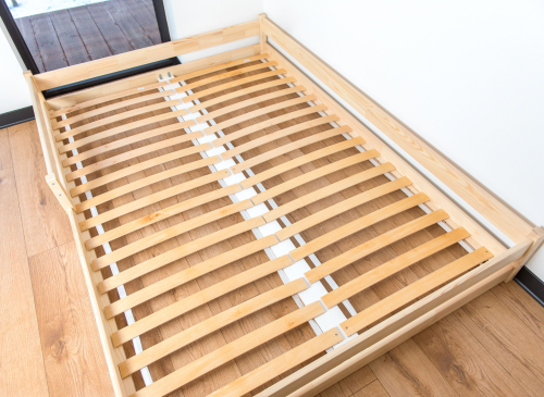 FINI 140x200 borovicová dětská postel Montessori Lano Nábytek