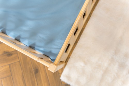 LEVI 140x200 borovicová jednolůžková dětská postel Lano Nábytek