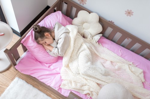 BELLA 90x190 mléčná čokoláda Montessori postel na podlaze pro děti Lano Nábytek